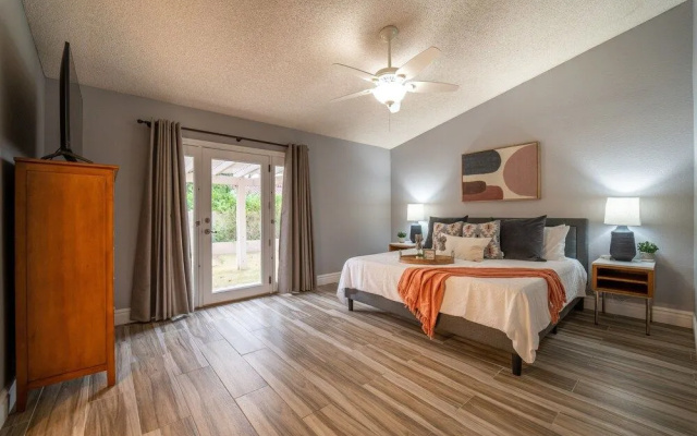 photo 3 of Monte Cristo Phoenix 4 Bedroom Home by RedAwning
