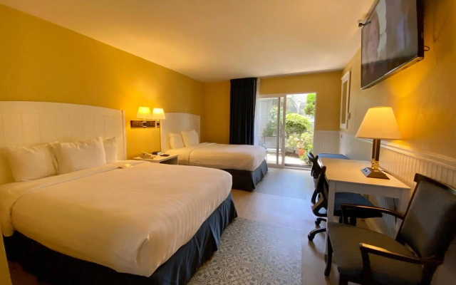 photo 3 of Monterey Bay Lodge