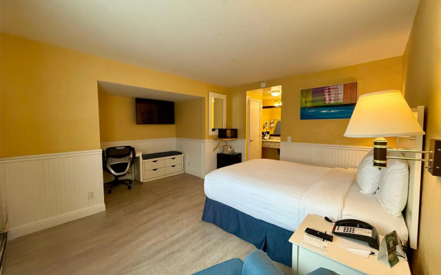 photo 4 of Monterey Bay Lodge