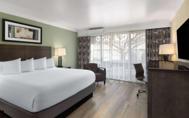 photo 4 of Travelodge by Wyndham Monterey Bay