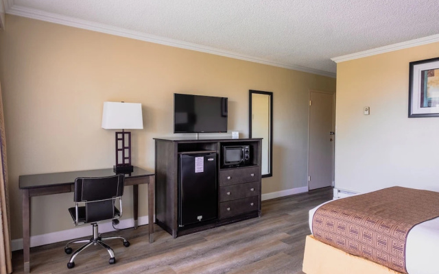 photo 4 of Monterey Bay Travelodge