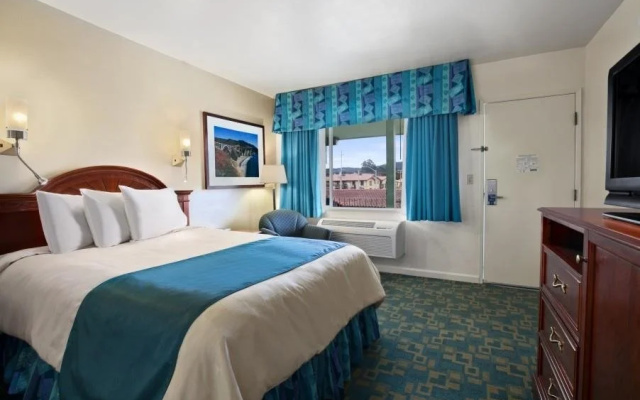 photo 4 of Monterey Downtown Travelodge