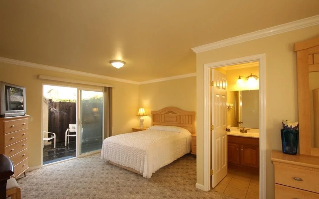 photo 4 of Monterey Fireside Lodge