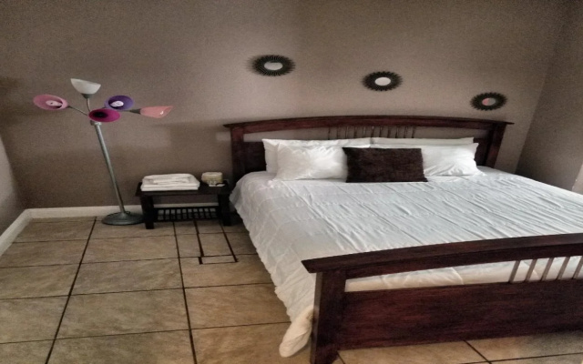 photo 4 of Monterey Inn Hotel