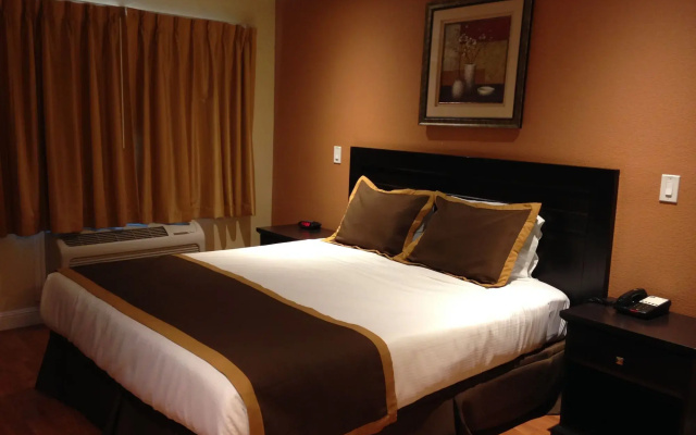 photo 2 of Monterey Surf Inn