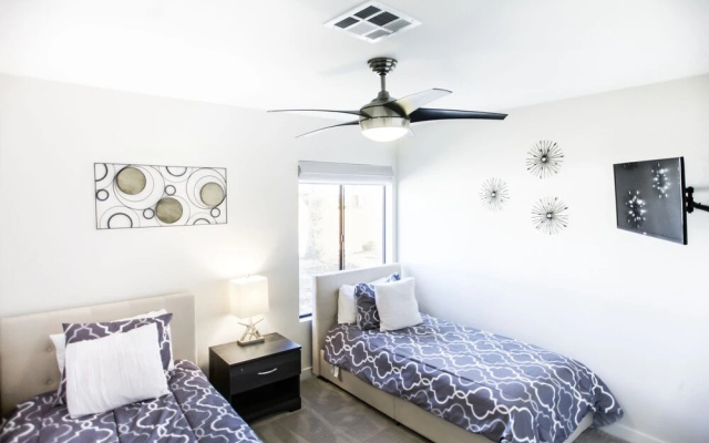 photo 4 of Monterosa - 4 Bedroom Home - Scottsdale
