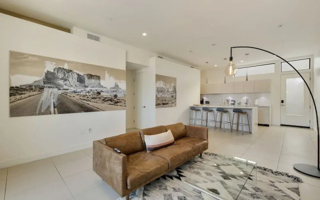 photo 5 of Monument Suite - Stroll to OT Scottsdale