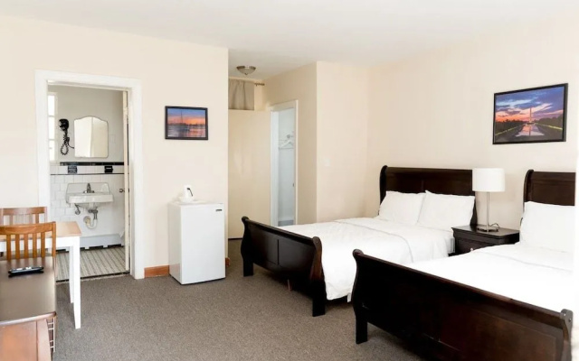 photo 4 of Moon Inn