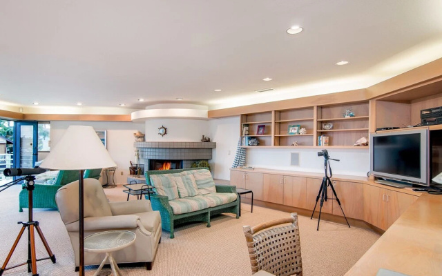 photo 3 of Moonlight Beach Home in Encinitas by RedAwning