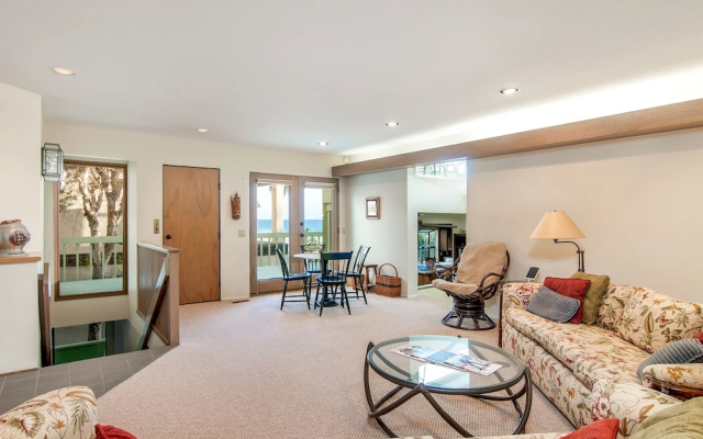photo 4 of Moonlight Beach Home in Encinitas by RedAwning