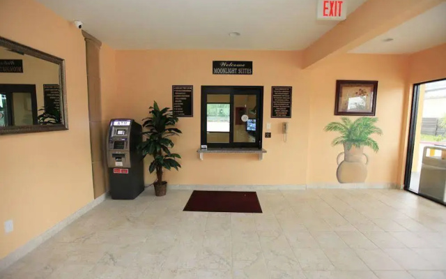photo 2 of Moonlight Suites - Houston George Bush Intl Airport