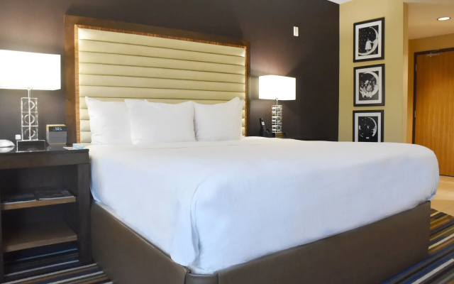 photo 4 of Moonrise Hotel