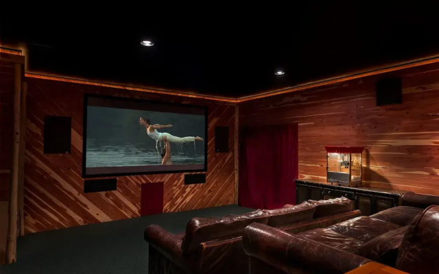 photo 2 of A Touch of Luxury Cabin