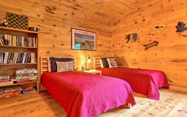 photo 2 of Hot Tub Soaks! 'moonshine Manor' Near Lake Lure