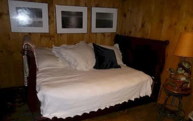 photo 2 of Moonshine Rapids Cabin