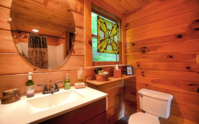 photo 5 of Moonshiner's Hideaway 2 Bedrooms 2 Bathrooms Cabin