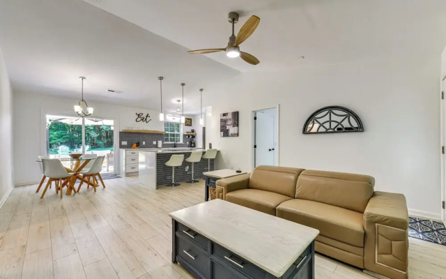 photo 2 of Mooresville Retreat w/ Patio, 1 Mi to Lake Norman!