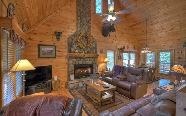 photo 4 of Moose Crossing Lodge