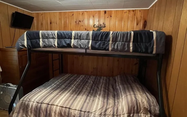 photo 3 of Moosey On Inn Limit 8 2 Bedroom Cottage by RedAwning