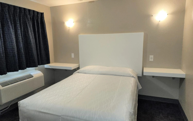 photo 2 of Morada Inn - Near Garden Grove Park