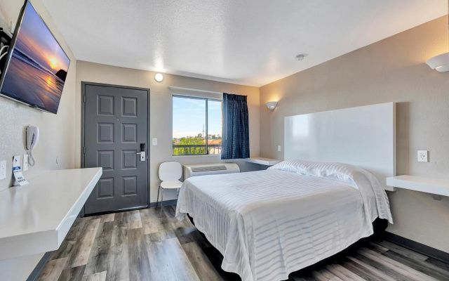 photo 4 of Morada Inn - Near Garden Grove Park