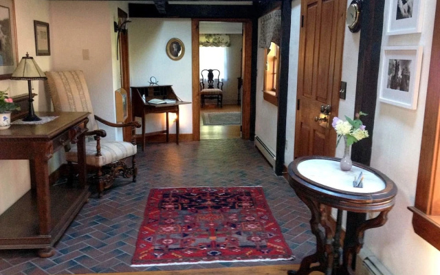 photo 2 of Morning Glory Inn