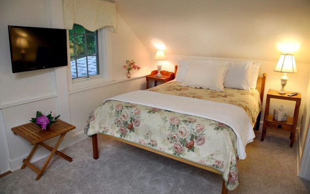 photo 4 of Morning Glory Inn