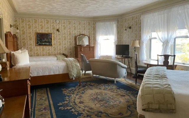 photo 3 of Moseley Cottage Inn & Town Motel