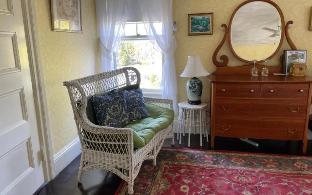 photo 4 of Moseley Cottage Inn & Town Motel