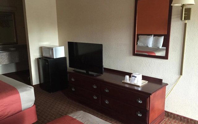 photo 5 of Motel 6 Opelika, AL