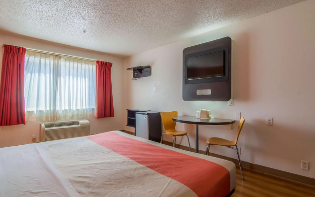 photo 4 of Motel 6 Dallas, TX - North - Richardson