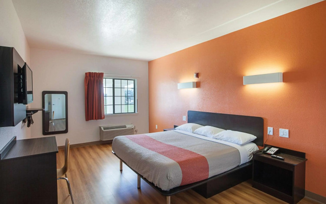 photo 4 of Motel 6 Bedford, TX - Fort Worth