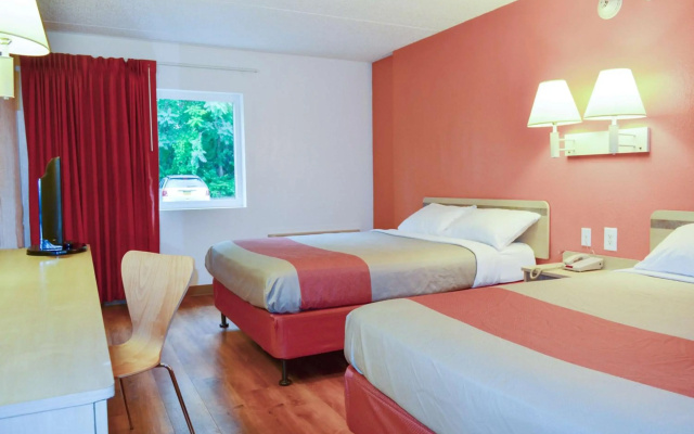 photo 3 of Motel 6 Albany, NY