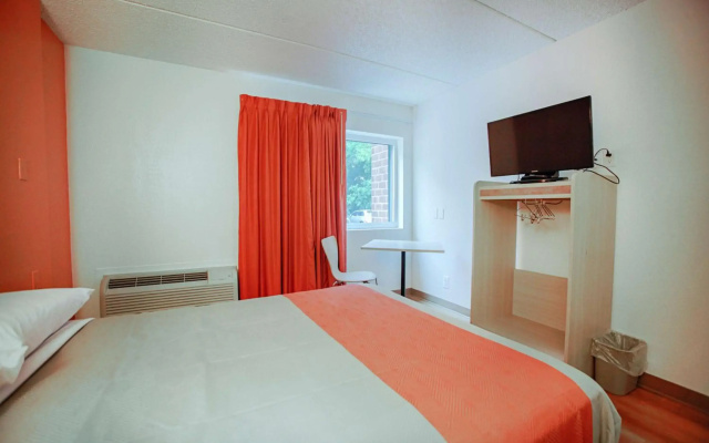 photo 4 of Motel 6 Albany, NY