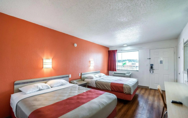photo 4 of Motel 6 Anniston, AL