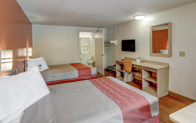photo 3 of Motel 6 Union City, GA - Atlanta Airport