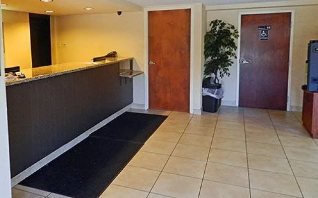 photo 2 of Motel 6 Atlanta - Chamblee Tucker