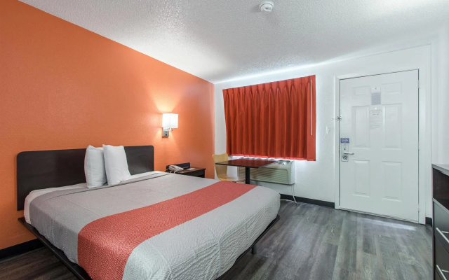 photo 5 of Motel 6 Norcross, GA - Atlanta Northeast