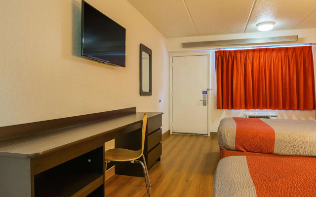 photo 3 of Motel 6 Tucker, GA - Atlanta Northeast