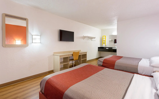photo 5 of Motel 6 Baton Rouge, LA - Southeast