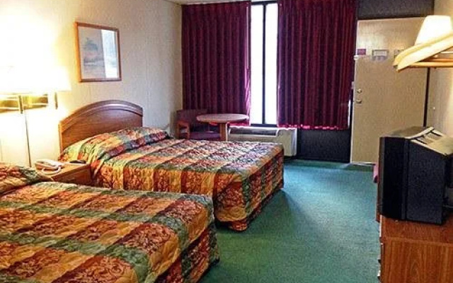 photo 5 of Branson Royal Inn & Suites