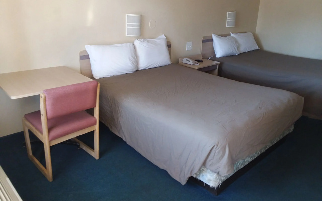 photo 2 of Knights Inn Burlington, NC