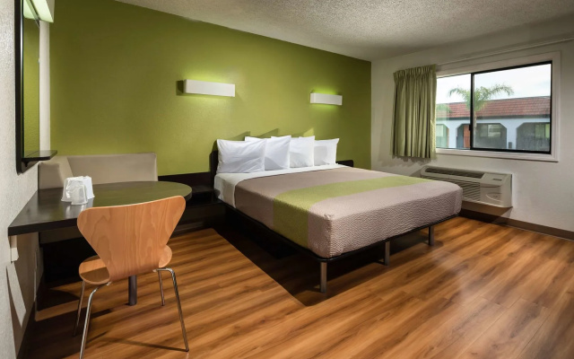 photo 4 of Motel 6 Canoga Park, CA