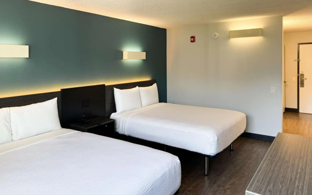 photo 4 of Motel 6 Carson, CA