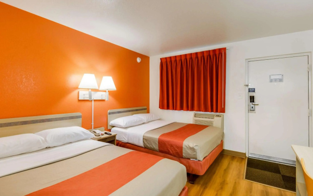 photo 3 of Motel 6 Schiller Park, IL - Chicago O'Hare