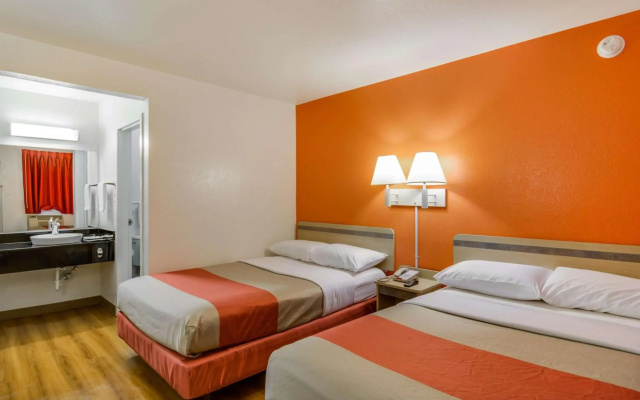 photo 4 of Motel 6 Schiller Park, IL - Chicago O'Hare