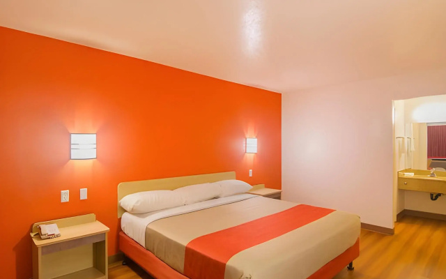 photo 5 of Motel 6 Schiller Park, IL - Chicago O'Hare