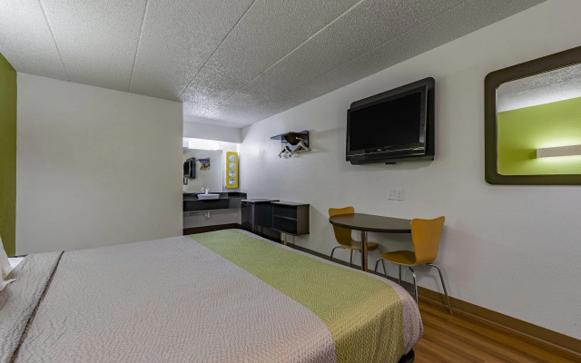 photo 4 of Days Inn by Wyndham Cincinnati I-71