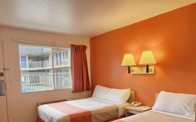photo 3 of Motel 6 Coeur D'Alene, ID