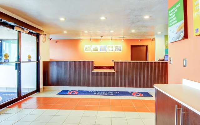 photo 2 of Motel 6 Columbia - East